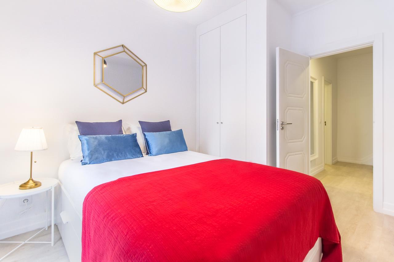 Santos Blue Tiles Apartment Lisbon
