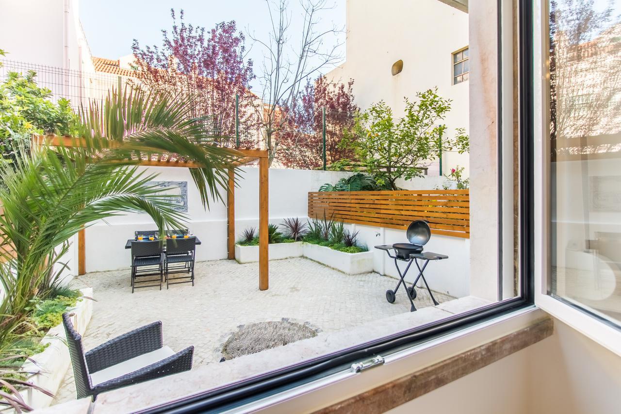 Santos Blue Tiles Apartment Lisbon